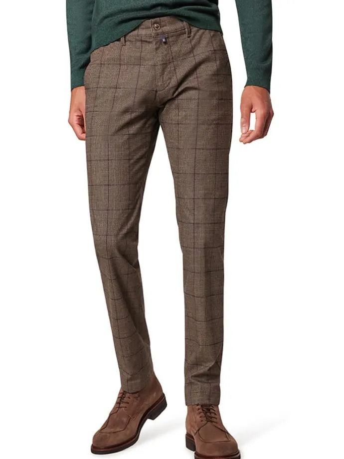 Chinobroek bruin