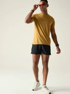 Functioneel shirt "Persist" geel
