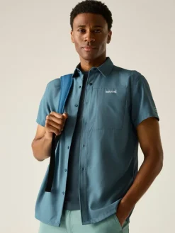 Functioneel shirt "Travel Light" blauw