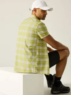 Functioneel shirt "Travel Light" geel
