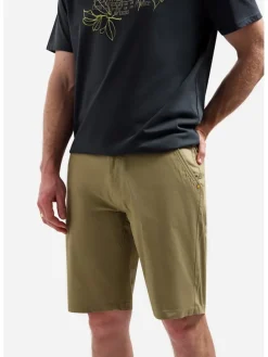 Short kaki