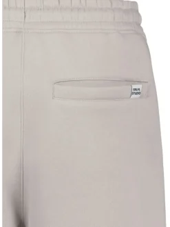 Short taupe