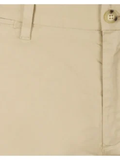 Short zandkleurig