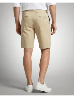 Short zandkleurig