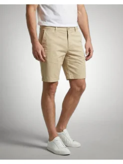 Short zandkleurig