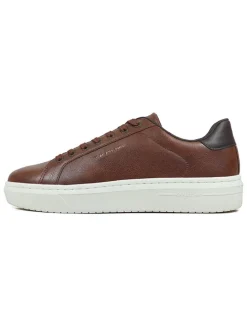 Sneakers bruin