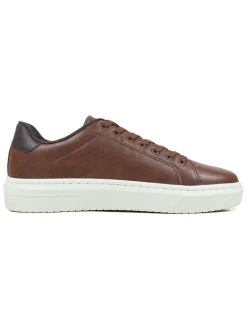 Sneakers bruin