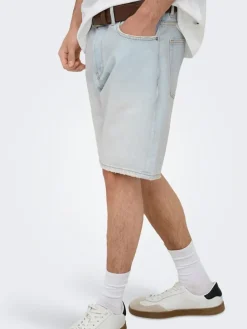 Spijkershort "Onsedge" lichtblauw